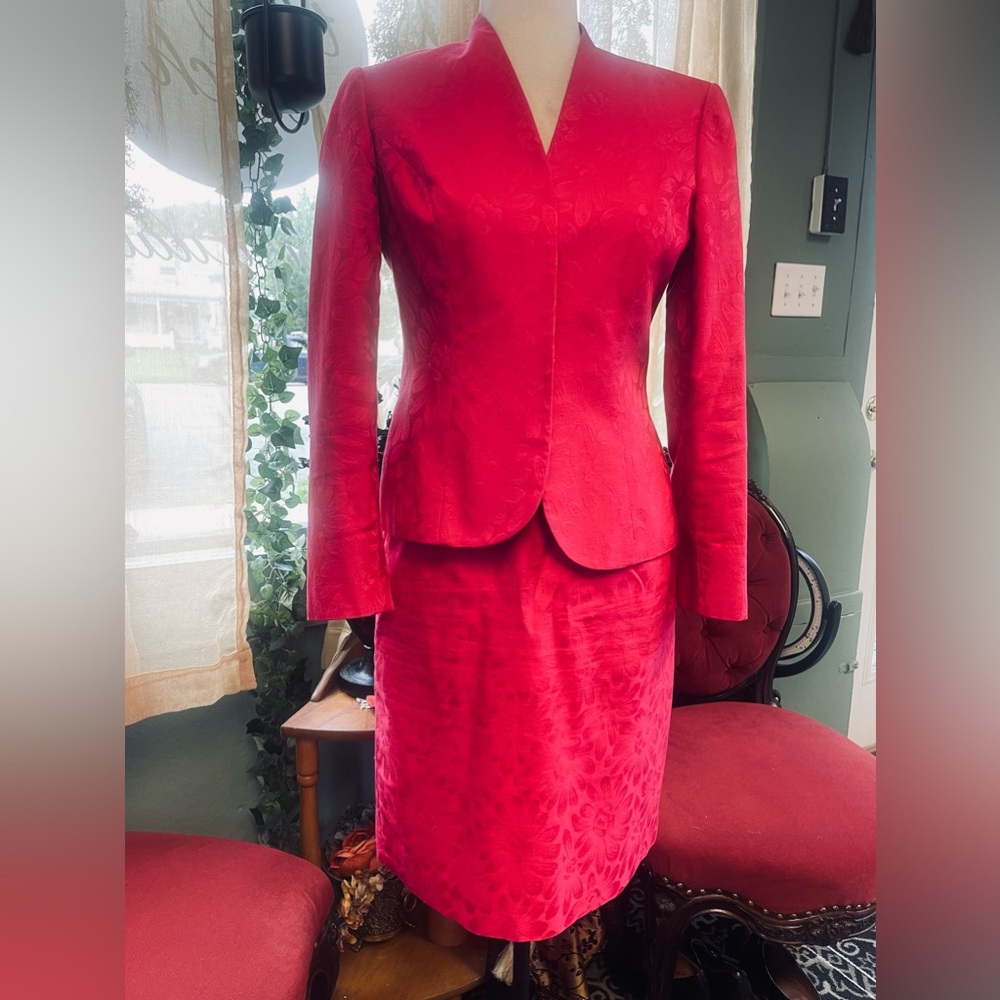 Le suit skirt suit